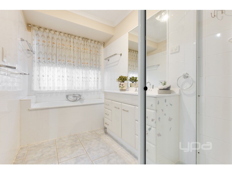 28 Unicorn Way, Kings Park VIC 3021