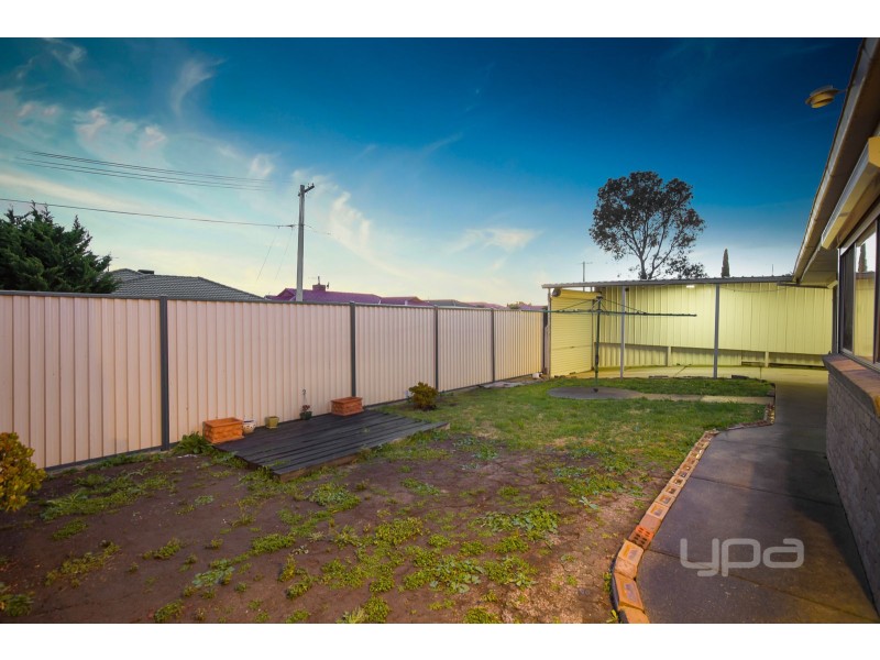 28 Unicorn Way, Kings Park VIC 3021