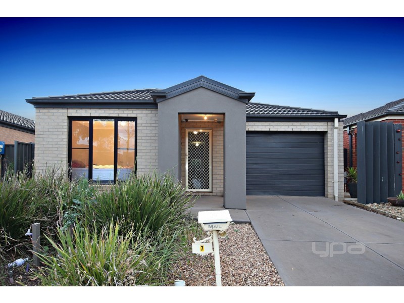 7 Hawkstone Road, Wyndham Vale VIC 3024