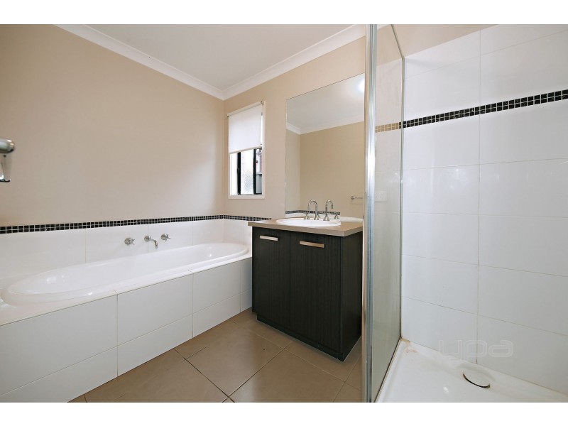 7 Hawkstone Road, Wyndham Vale VIC 3024