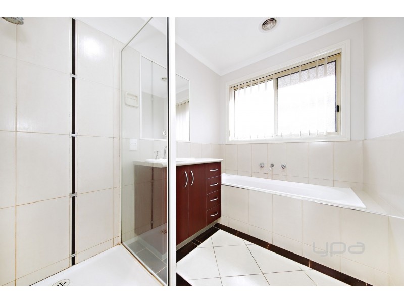 1/111 – 113 Pecks Road, Sydenham VIC 3037