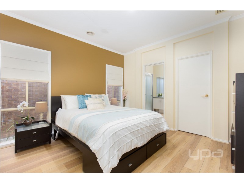 13 York Close, Taylors Hill VIC 3037