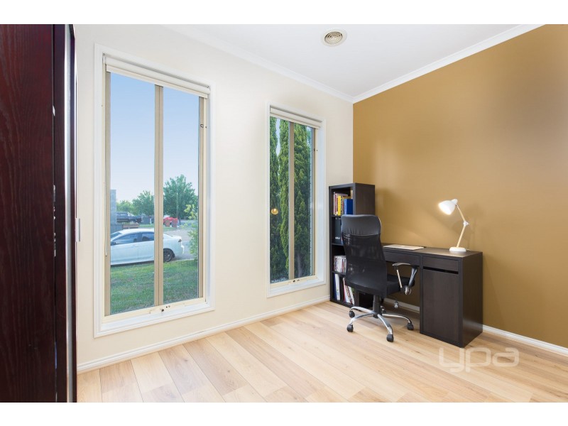 13 York Close, Taylors Hill VIC 3037