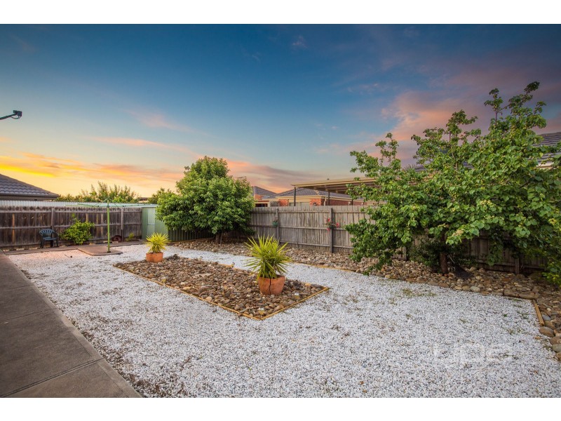 13 York Close, Taylors Hill VIC 3037