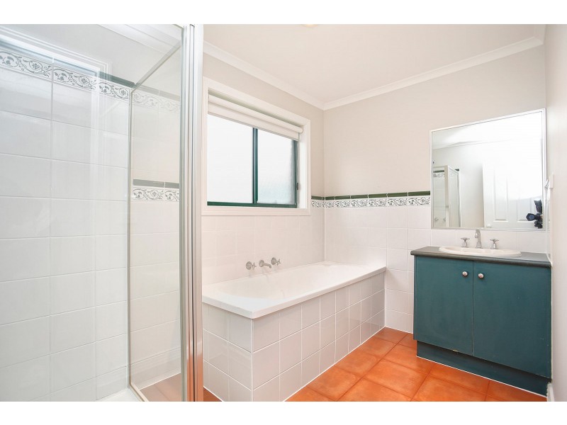 6 Oakwood Court, Hillside VIC 3037