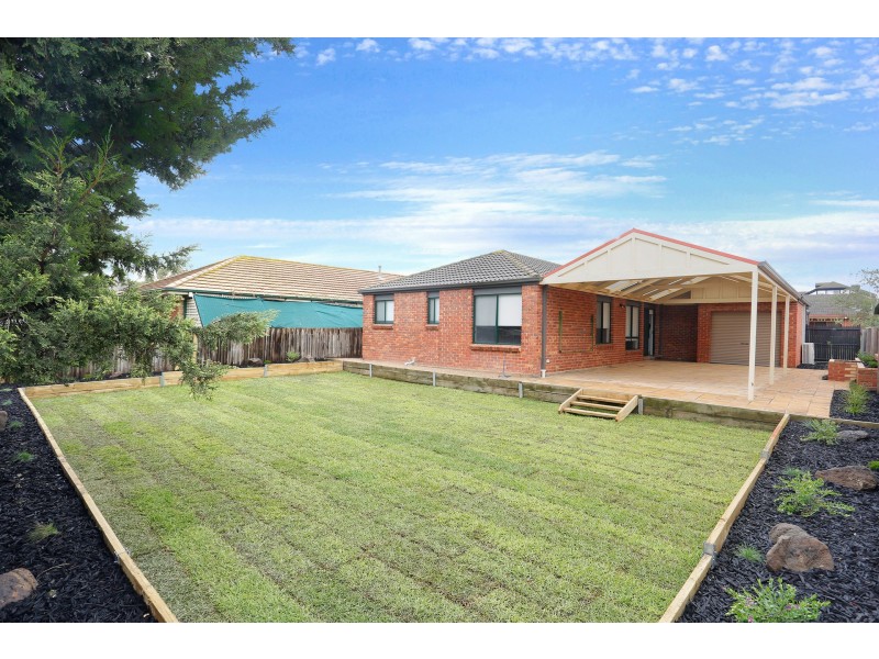 6 Oakwood Court, Hillside VIC 3037