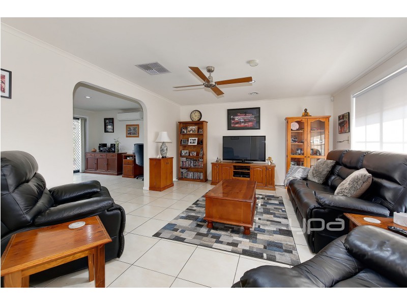 51 Dundee Way, Sydenham VIC 3037