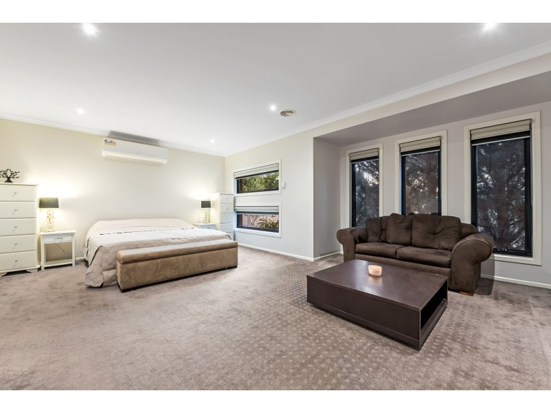 14 Clarence Way, Taylors Hill VIC 3037