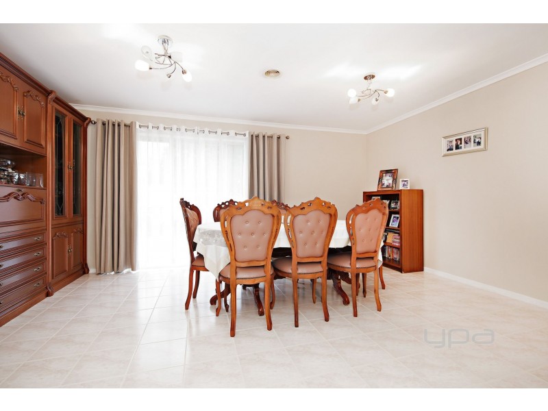 74 Brindalee Way, Hillside VIC 3037