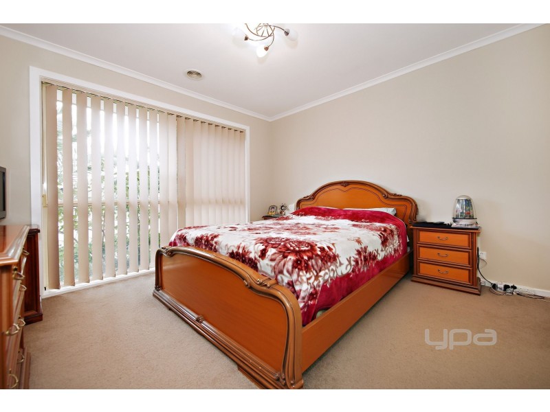 74 Brindalee Way, Hillside VIC 3037