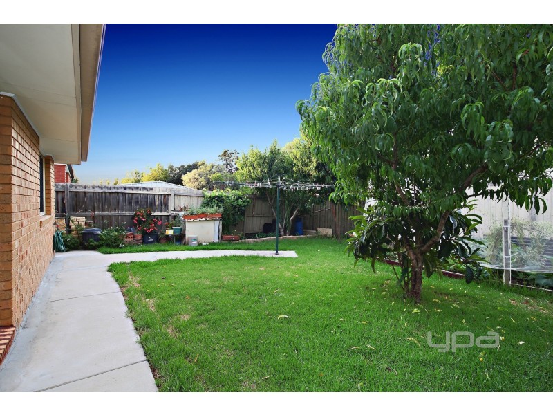 74 Brindalee Way, Hillside VIC 3037