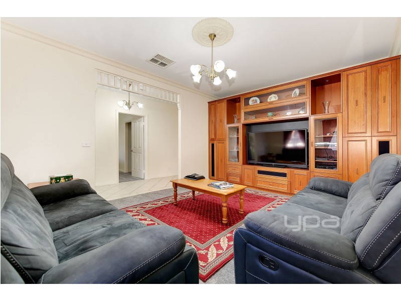 15 Park Lane, Taylors Hill VIC 3037