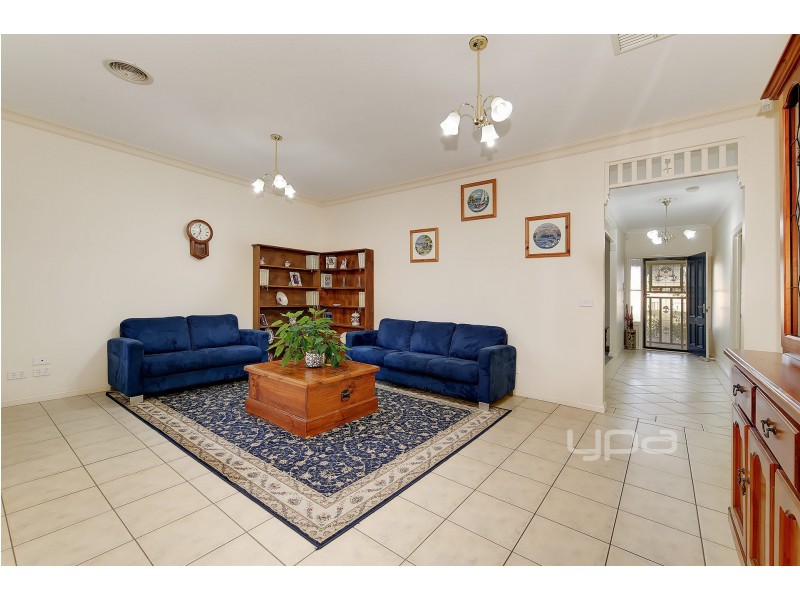 15 Park Lane, Taylors Hill VIC 3037