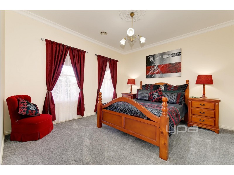 15 Park Lane, Taylors Hill VIC 3037