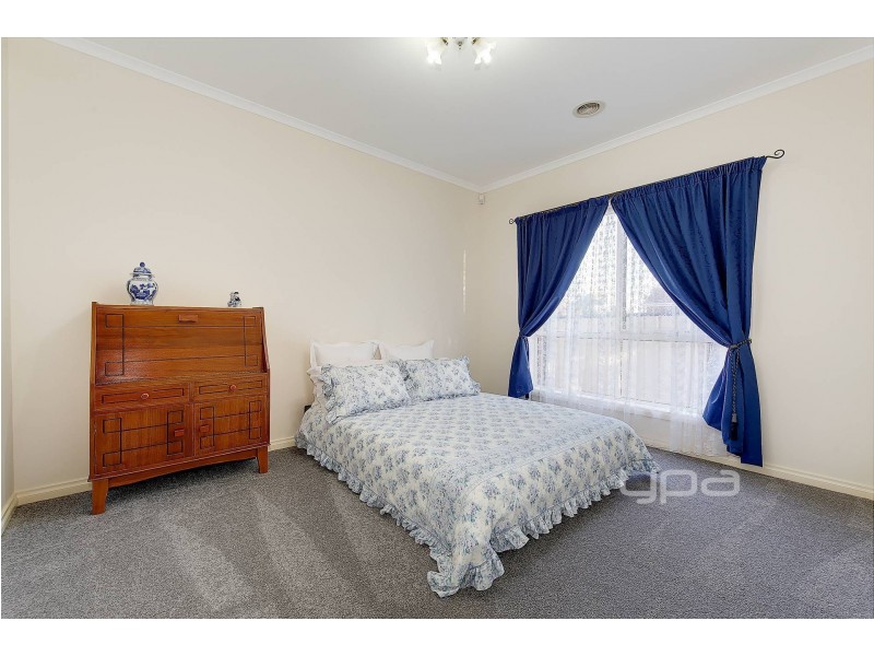 15 Park Lane, Taylors Hill VIC 3037