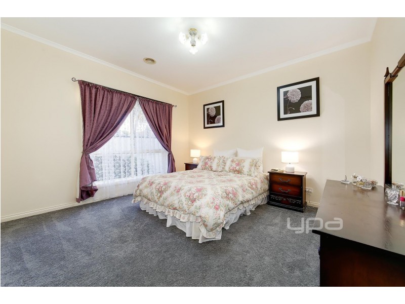 15 Park Lane, Taylors Hill VIC 3037