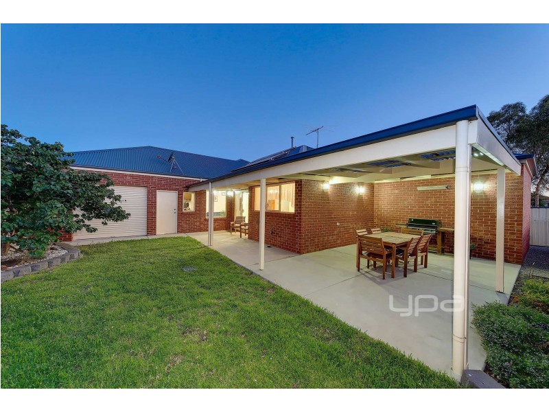 15 Park Lane, Taylors Hill VIC 3037