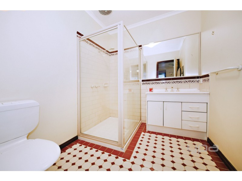 2 Reedy Walk, Taylors Hill VIC 3037