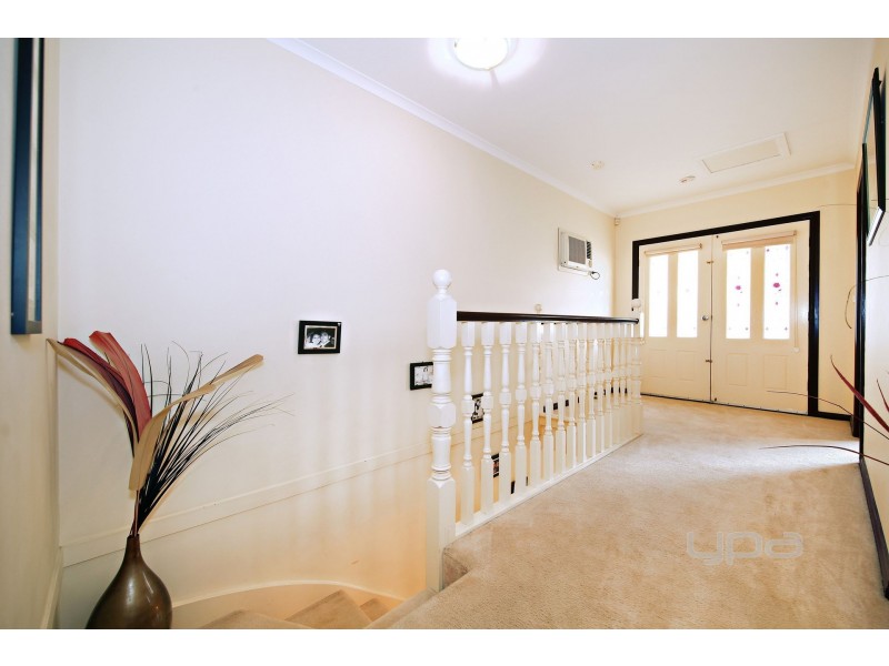 2 Reedy Walk, Taylors Hill VIC 3037