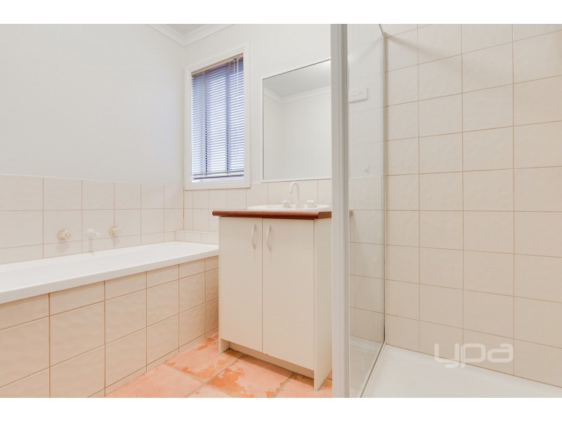 52 Brindalee Way, Hillside VIC 3037