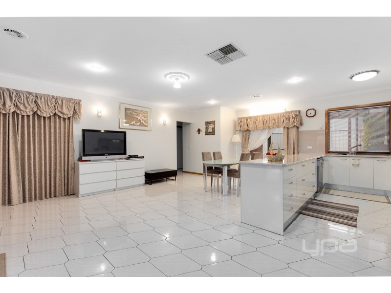 3 Truro Crescent, Keilor Lodge VIC 3038