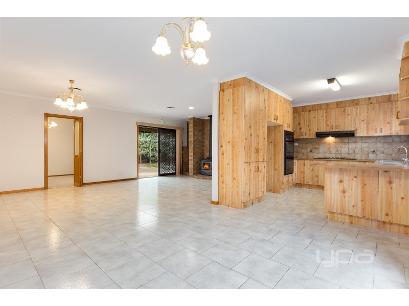 46 Parmelia Drive, Taylors Lakes VIC 3038