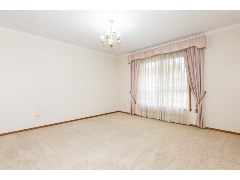 46 Parmelia Drive, Taylors Lakes VIC 3038