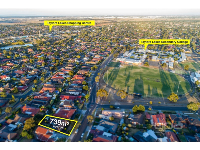 46 Parmelia Drive, Taylors Lakes VIC 3038