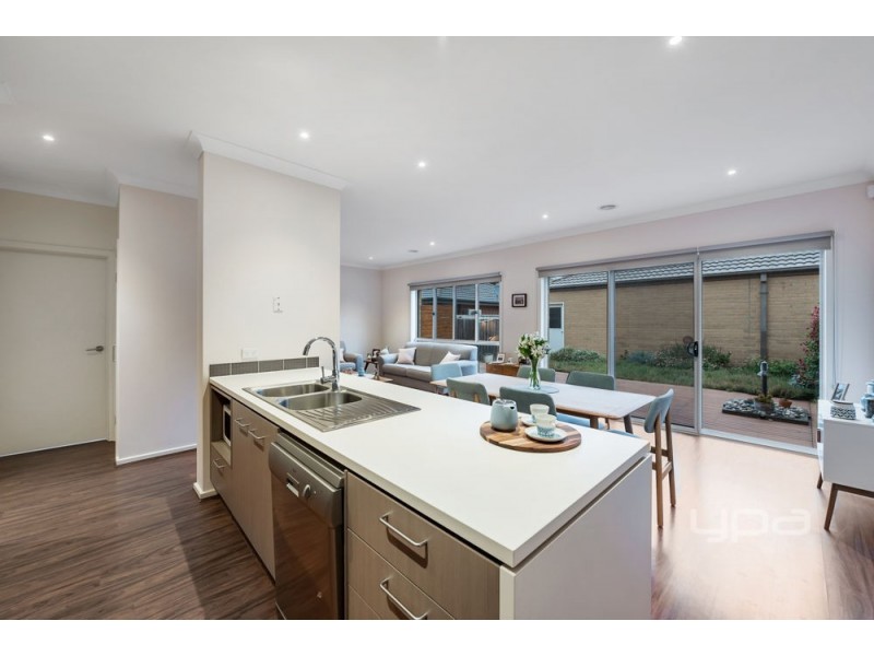 3 Omaroo Place, Taylors Hill VIC 3037