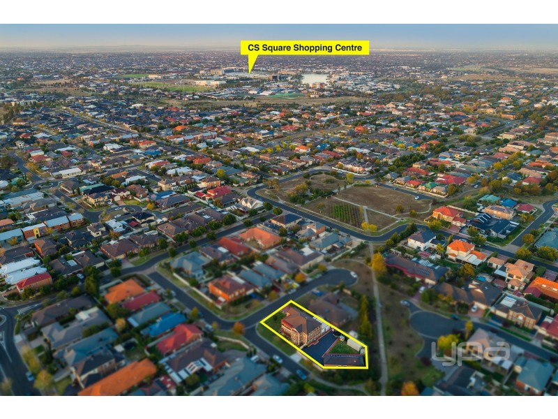 8 Smethwick Green, Caroline Springs VIC 3023