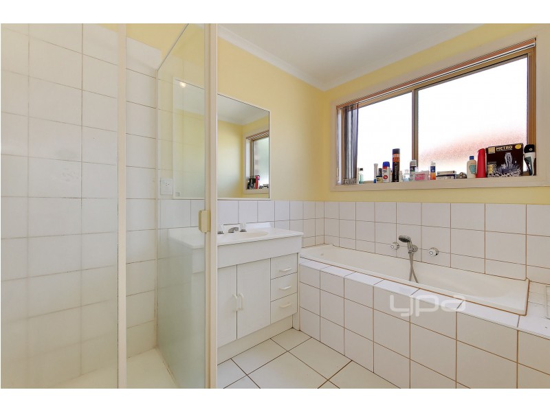 1/6 Karu Court, Keilor Downs VIC 3038