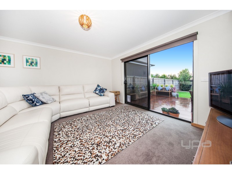 8/6 Highwood Drive, Hillside VIC 3037