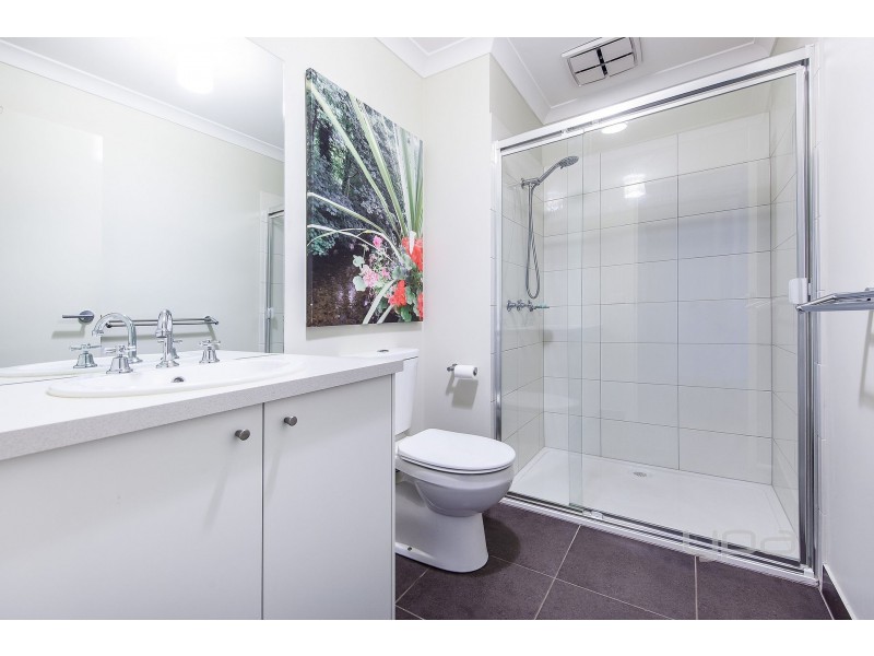 8/6 Highwood Drive, Hillside VIC 3037