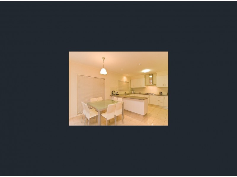 8 Roseleigh Boulevard, Sydenham VIC 3037