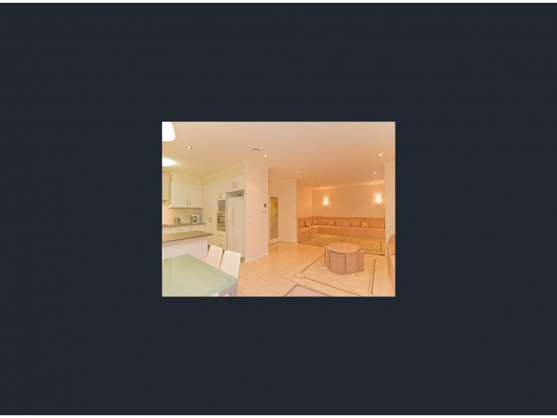 8 Roseleigh Boulevard, Sydenham VIC 3037