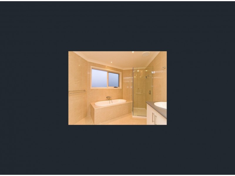 8 Roseleigh Boulevard, Sydenham VIC 3037