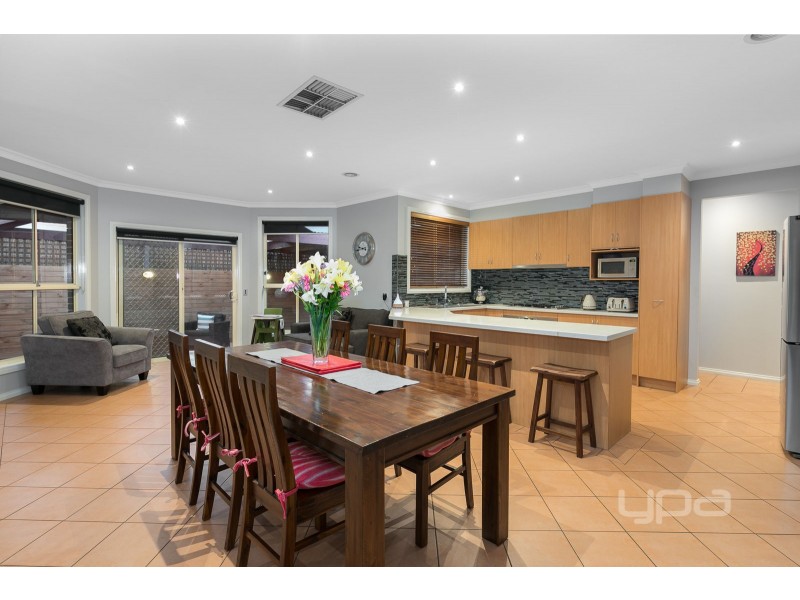 83 Catherine Drive, Hillside VIC 3037