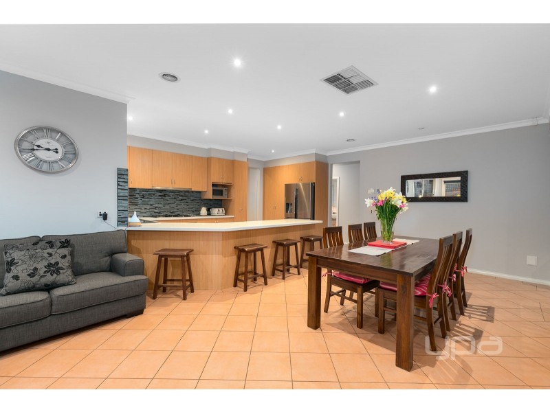 83 Catherine Drive, Hillside VIC 3037