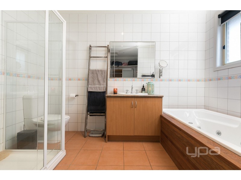 83 Catherine Drive, Hillside VIC 3037