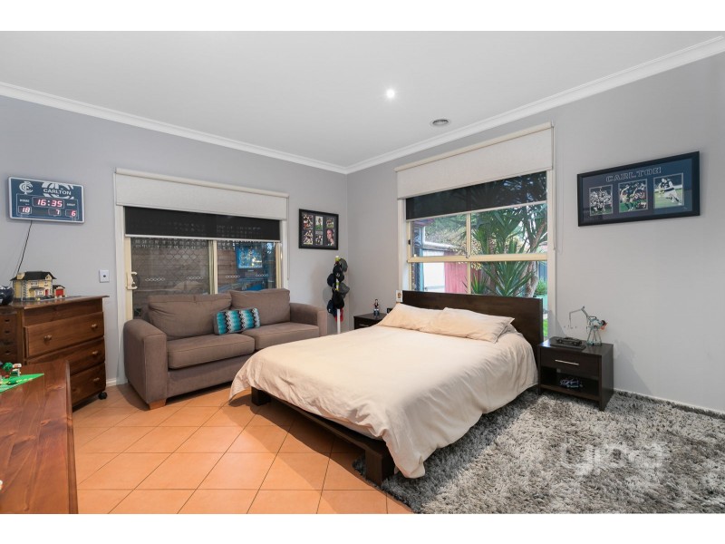 83 Catherine Drive, Hillside VIC 3037