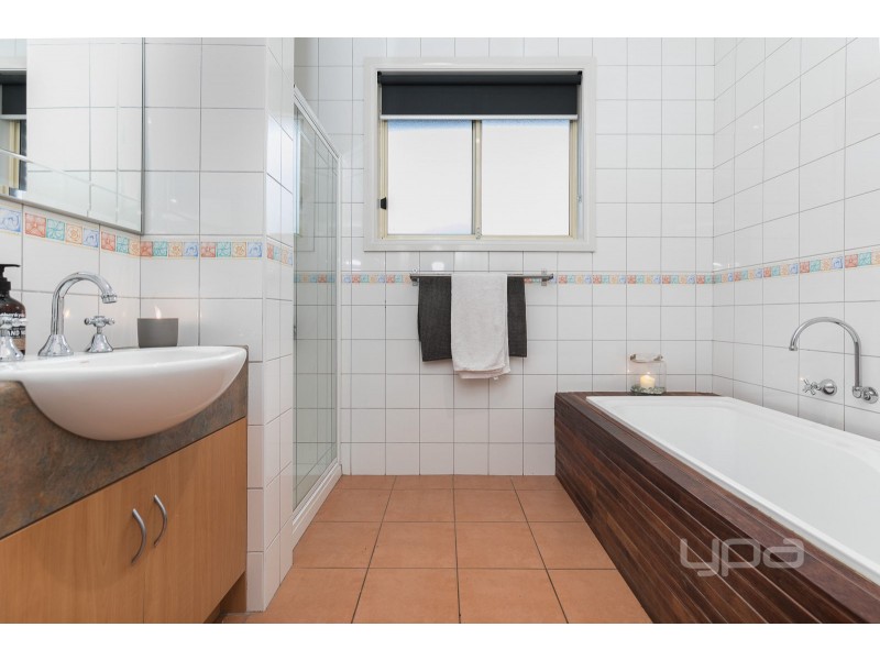 83 Catherine Drive, Hillside VIC 3037