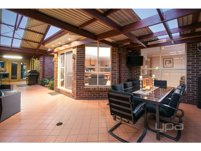 83 Catherine Drive, Hillside VIC 3037