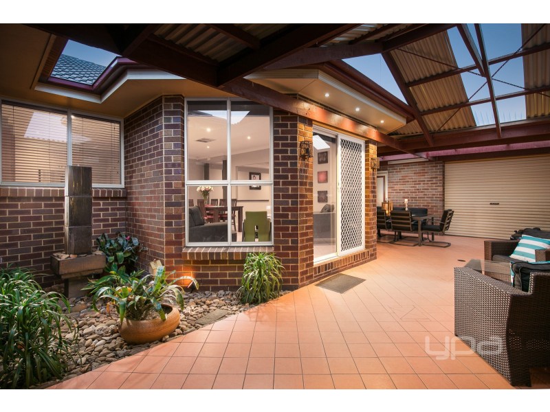 83 Catherine Drive, Hillside VIC 3037