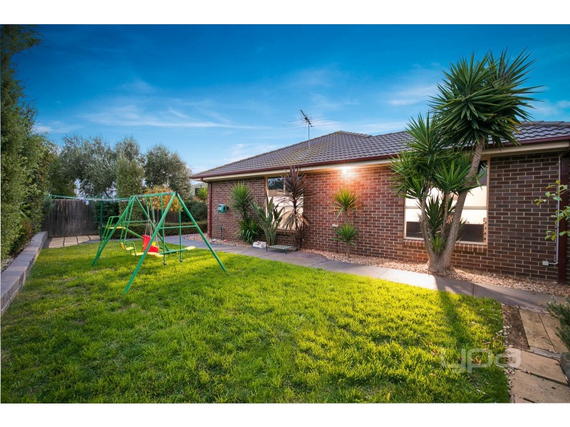 83 Catherine Drive, Hillside VIC 3037