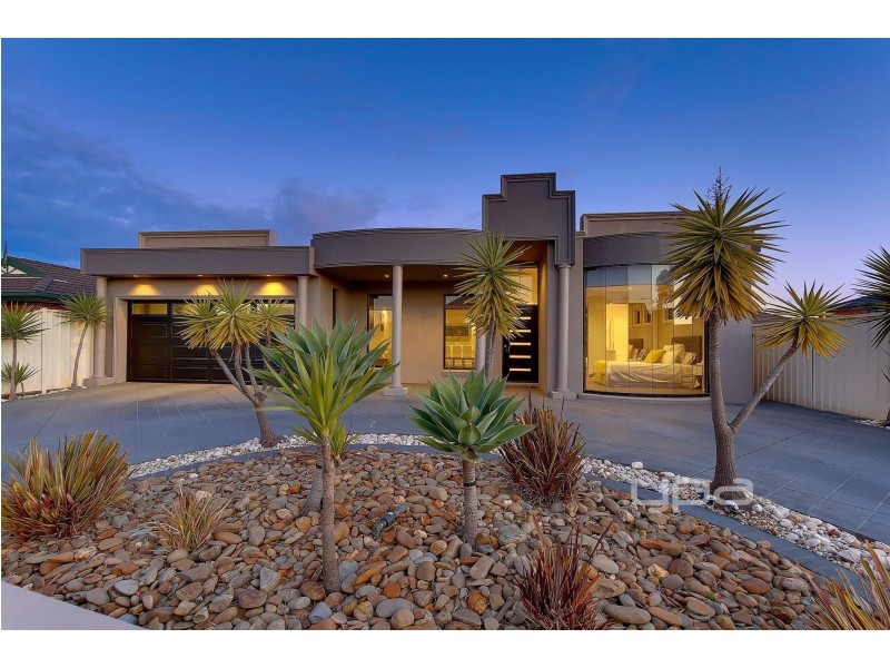 24 Albertine Crescent, Sydenham VIC 3037