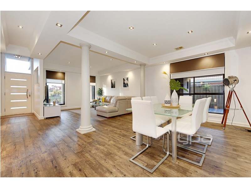 24 Albertine Crescent, Sydenham VIC 3037