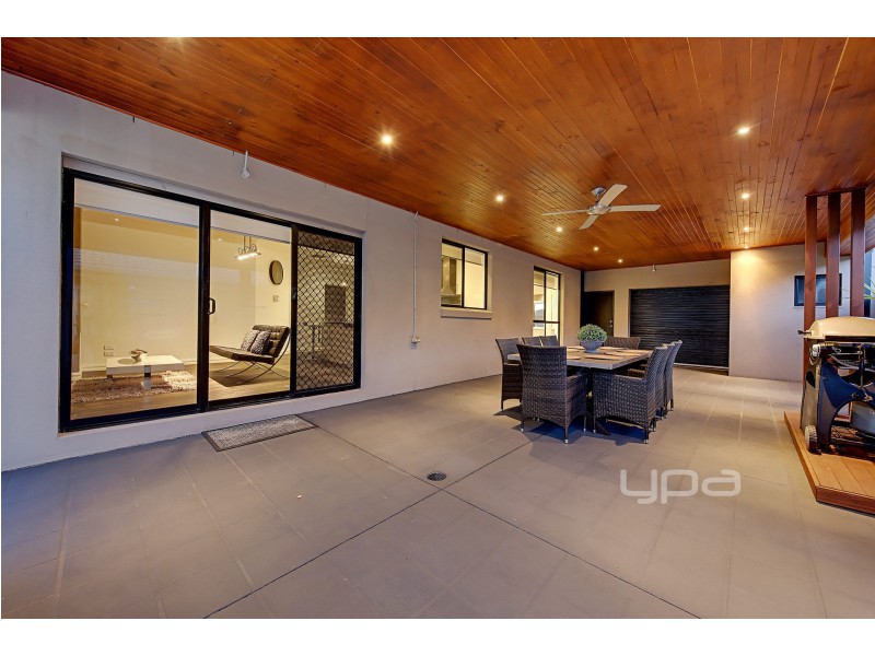 24 Albertine Crescent, Sydenham VIC 3037