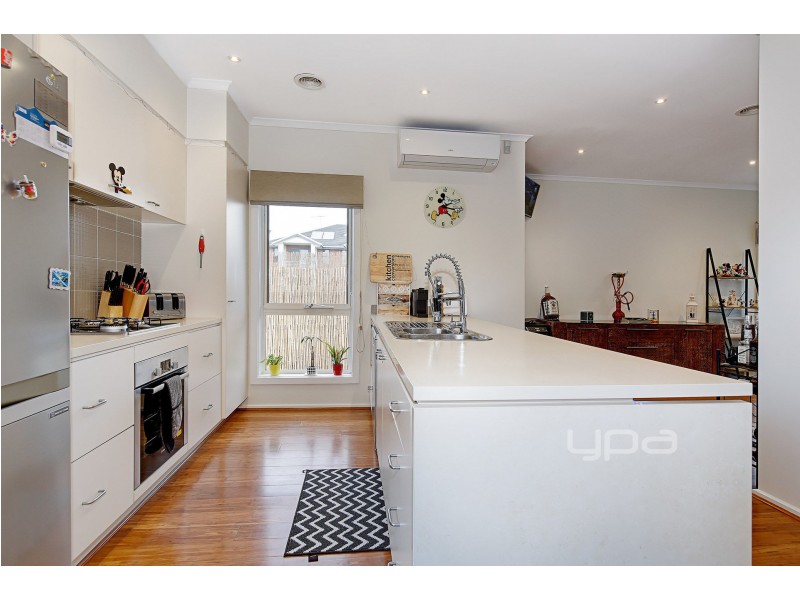 22 Garnet Way, Taylors Hill VIC 3037