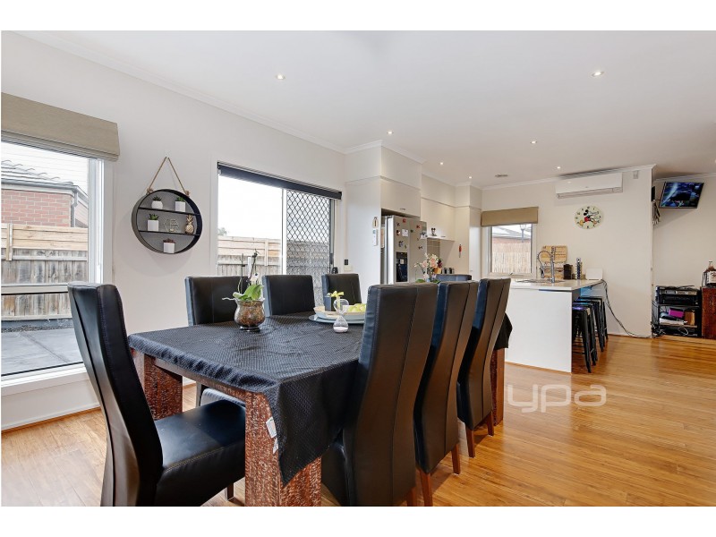 22 Garnet Way, Taylors Hill VIC 3037