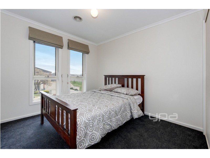 22 Garnet Way, Taylors Hill VIC 3037
